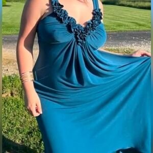 14W Teal blue halter maxi dress with a ruffled V-neckline.
